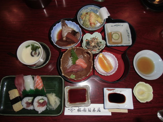 ランチツアーに行ってきました。