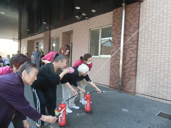 避難訓練を行いました。
