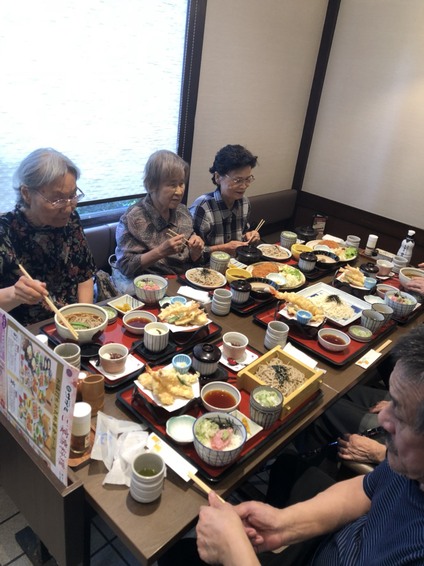 ランチツアーに行って来ました。