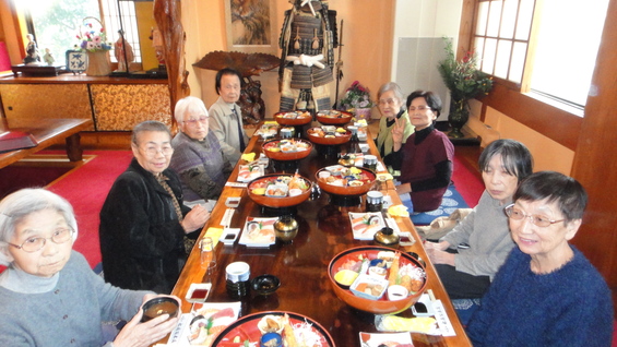 みんなで忘年会（かんぱーい！）