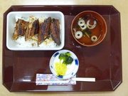 魚捨（勝幡）のウナギ弁当です。