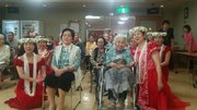 「憩の泉」にて、「フラダンス」を見学にいきました。