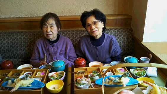 贅沢なランチツアーに出かけました。